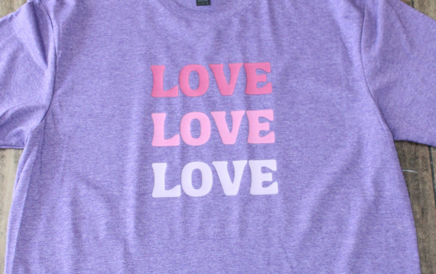 "LOVE LOVE LOVE" short sleeve t-shirt